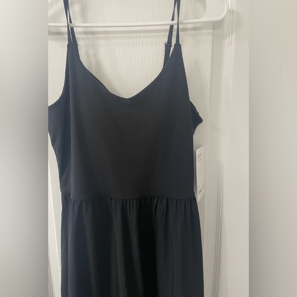 NWT Athleta Elation V Neck Hybrid Dress. Black. Small - Picture 6 of 10